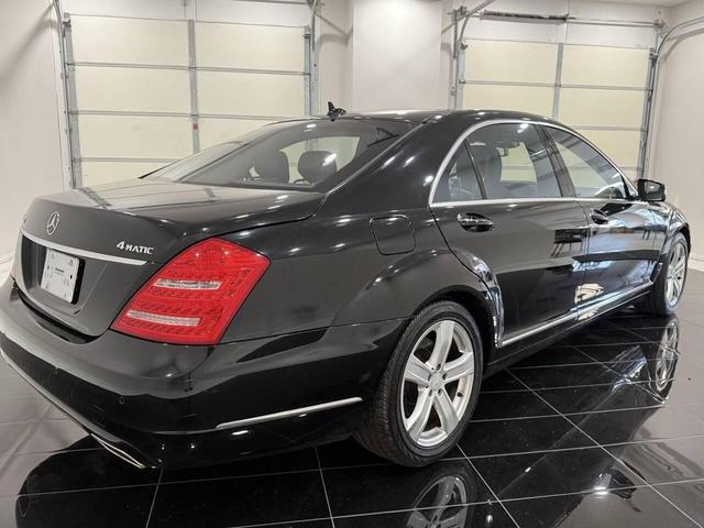 Photo of 2010 Black Mercedes-Benz S-Class