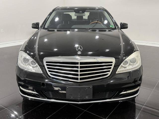 Photo of 2010 Black Mercedes-Benz S-Class