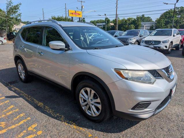 Photo of 2015 Silver Nissan Rogue