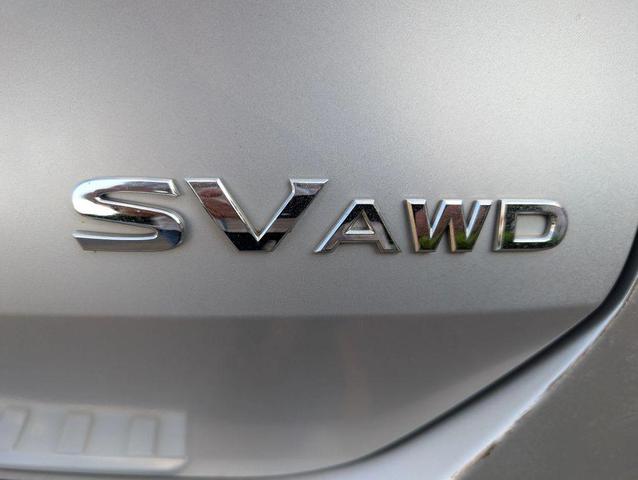 Photo of 2015 Silver Nissan Rogue
