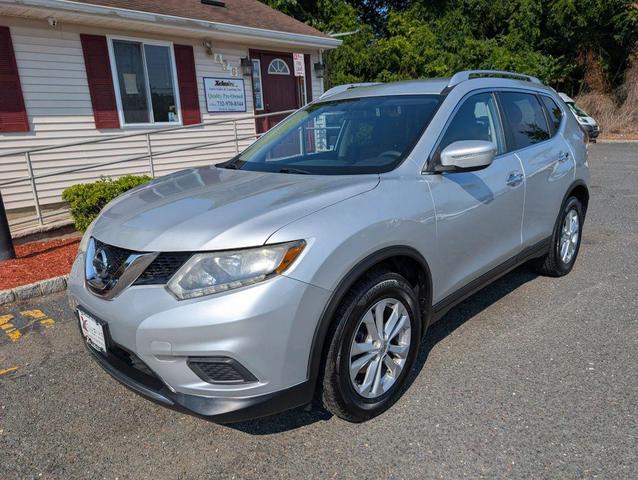 Photo of 2015 Silver Nissan Rogue