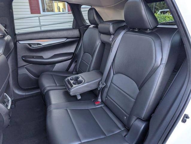 Photo of 2019 White INFINITI QX50