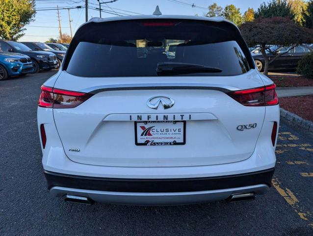 Photo of 2019 White INFINITI QX50