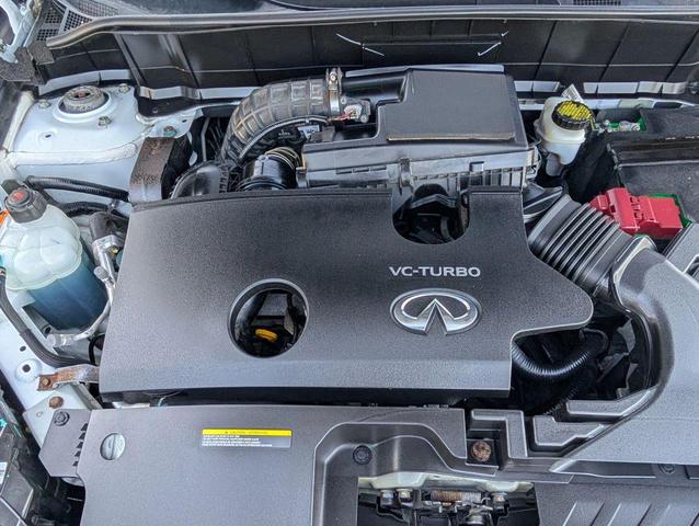 Photo of 2019 White INFINITI QX50