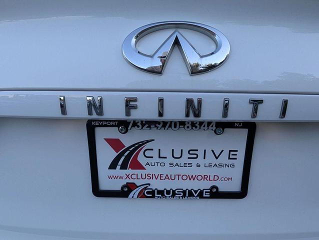 Photo of 2019 White INFINITI QX50
