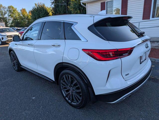 Photo of 2019 White INFINITI QX50