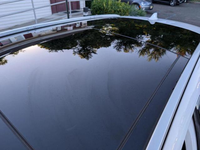 Photo of 2019 White INFINITI QX50