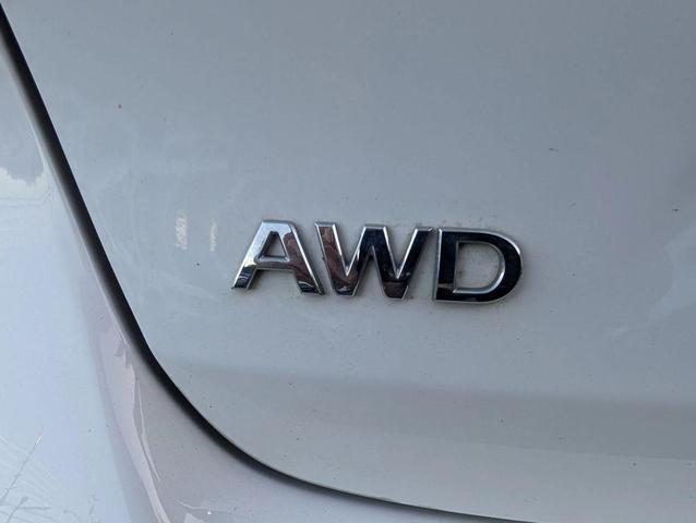 Photo of 2019 White INFINITI QX50