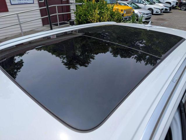 Photo of 2019 White Audi Q7
