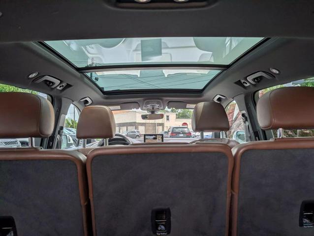 Photo of 2019 White Audi Q7