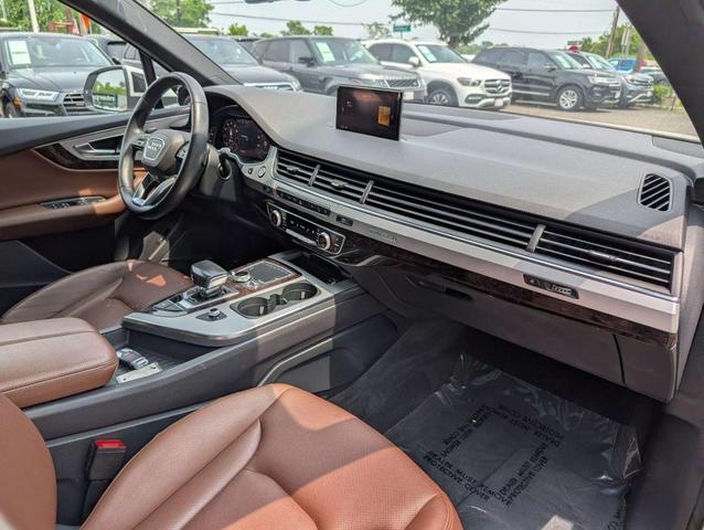 Photo of 2019 White Audi Q7