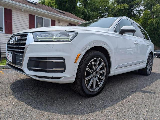 Photo of 2019 White Audi Q7