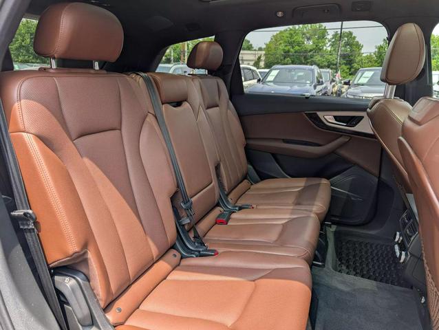 Photo of 2019 White Audi Q7