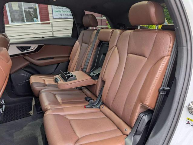 Photo of 2019 White Audi Q7