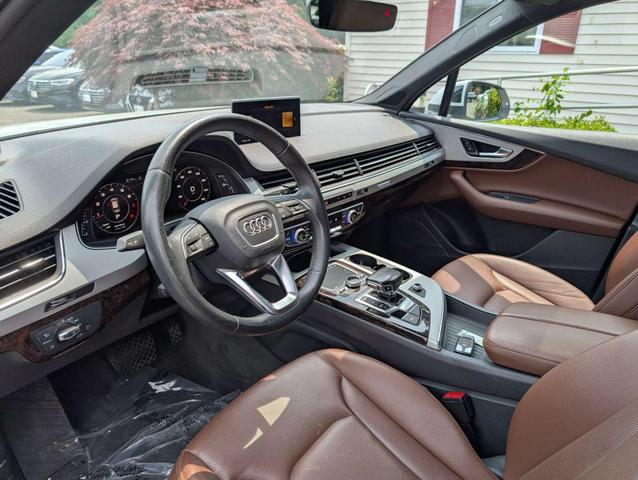 Photo of 2019 White Audi Q7