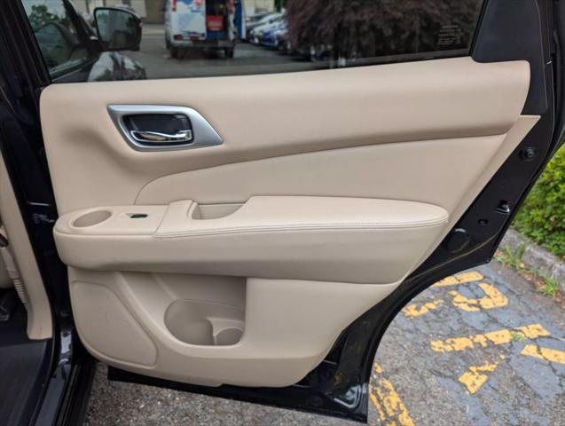 Photo of 2019 Black Nissan Pathfinder