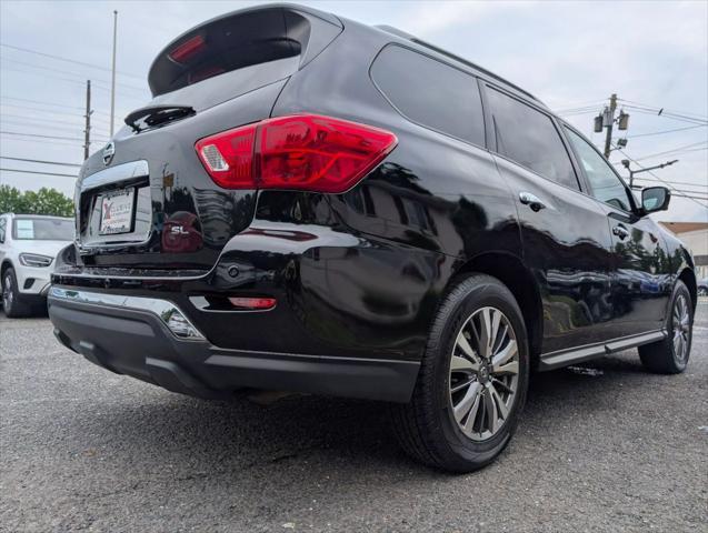 Photo of 2019 Black Nissan Pathfinder