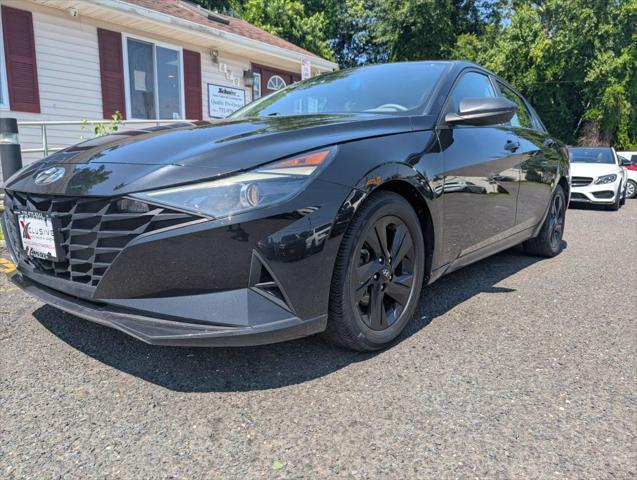 Photo of 2021 Black Hyundai ELANTRA