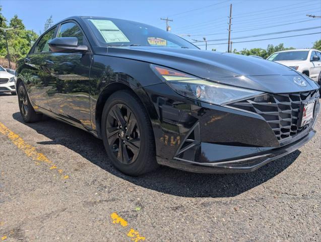 Photo of 2021 Black Hyundai ELANTRA