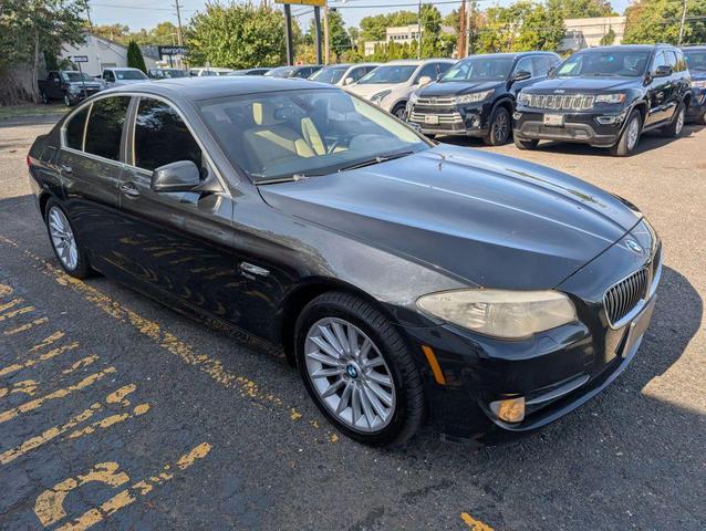 Photo of 2011 Black BMW 535