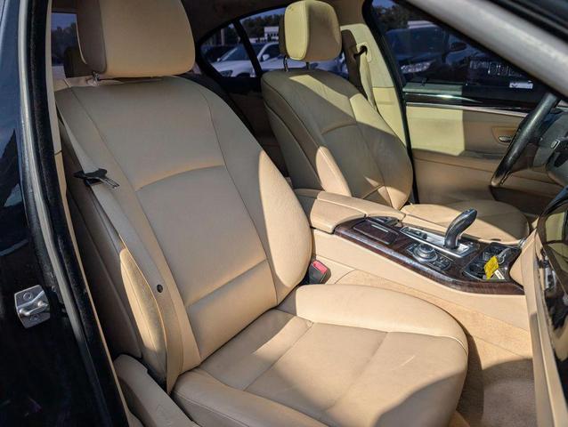 Photo of 2011 Black BMW 535