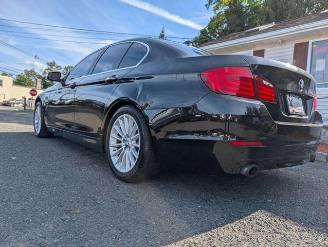 Photo of 2011 Black BMW 535