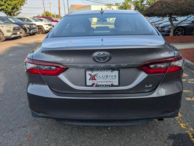 Photo of 2021 Gray Toyota Camry