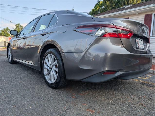 Photo of 2021 Gray Toyota Camry