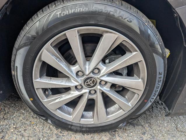 Photo of 2021 Gray Toyota Camry