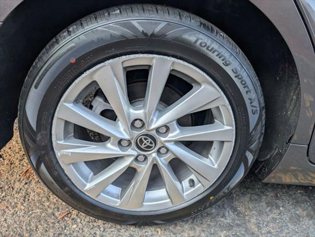 Photo of 2021 Gray Toyota Camry