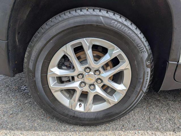Photo of 2021 White Chevrolet Traverse
