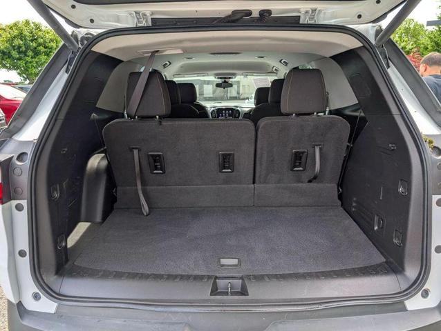 Photo of 2021 White Chevrolet Traverse