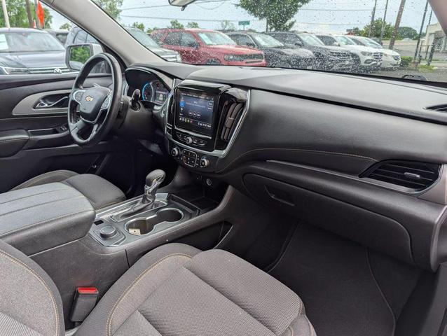 Photo of 2021 White Chevrolet Traverse