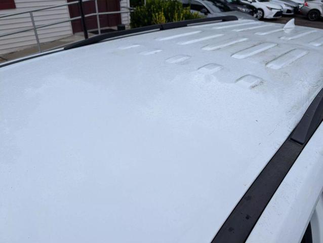 Photo of 2021 White Chevrolet Traverse
