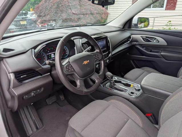 Photo of 2021 White Chevrolet Traverse