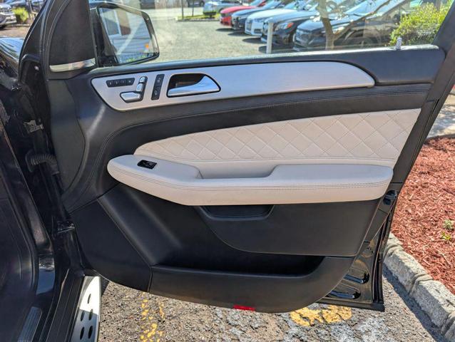 Photo of 2017 Black Mercedes-Benz GLS 450