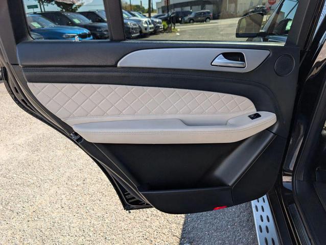 Photo of 2017 Black Mercedes-Benz GLS 450