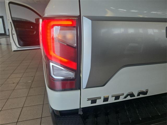 Photo of 2021 Pearl White Nissan Titan