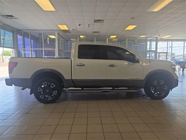Photo of 2021 Pearl White Nissan Titan