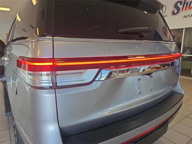 Photo of 2023 SILVER RADIANCE Lincoln Navigator