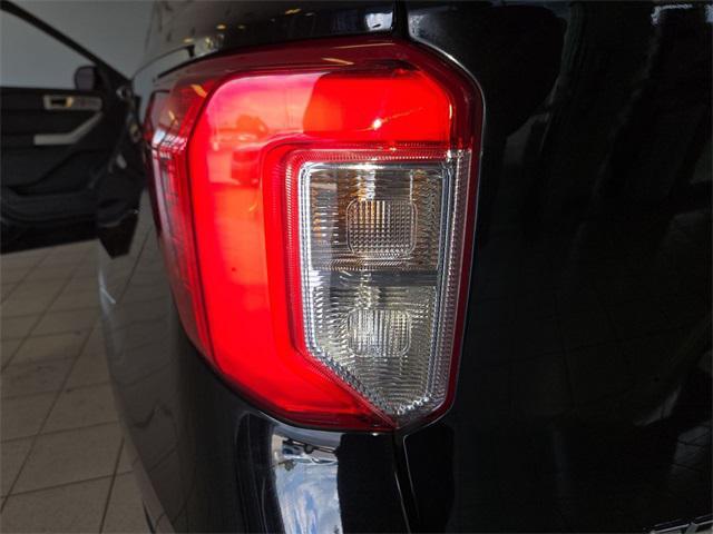 Photo of 2024 AGATE BLACK METALLIC Ford Explorer