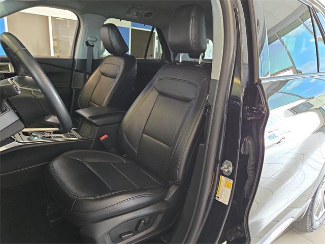 Photo of 2024 AGATE BLACK METALLIC Ford Explorer