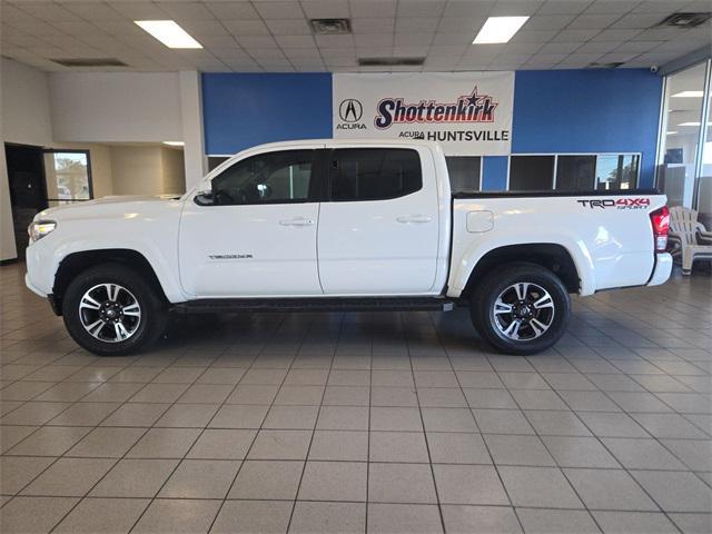 Photo of 2016 Super White Toyota Tacoma