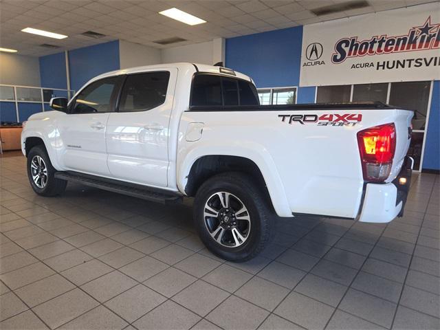 Photo of 2016 Super White Toyota Tacoma