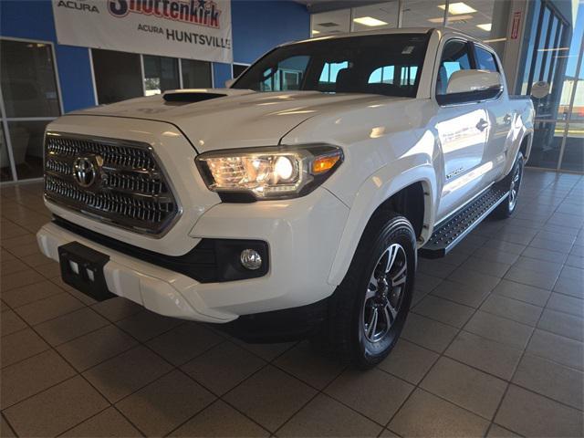 Photo of 2016 Super White Toyota Tacoma