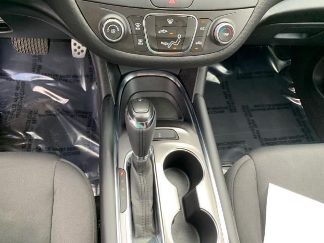 Photo of 2016 Butte Red Metallic Chevrolet Malibu