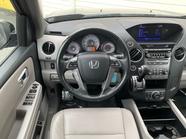 Photo of 2014 Modern Steel Metallic Honda Pilot