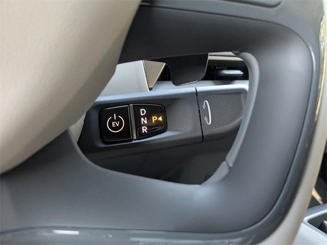 Photo of 2026 White Kia EV9