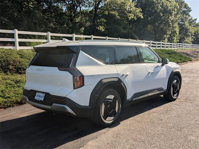 Photo of 2026 White Kia EV9