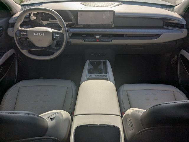 Photo of 2026 White Kia EV9